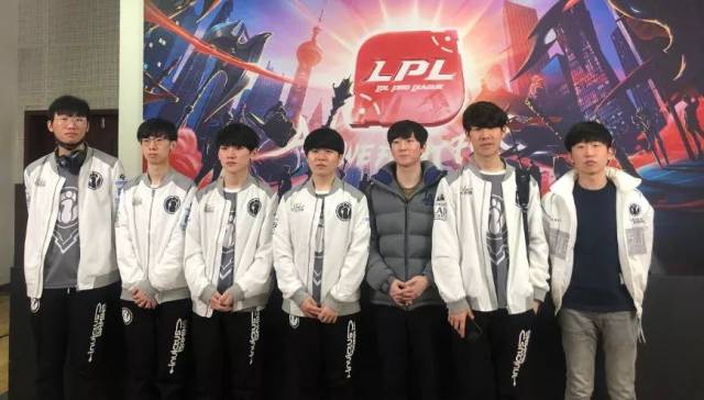 了自己一贯 了自己一贯